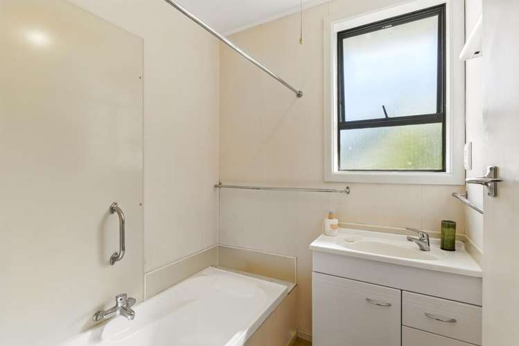 15 Leinster Avenue Raumati South_13