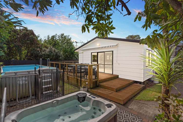 1/10 Clinton Avenue Te Atatu Peninsula_14