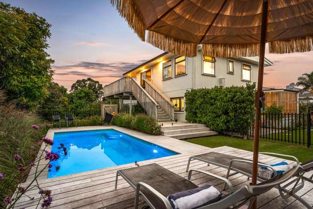Dunbar resort with easy beach access and views