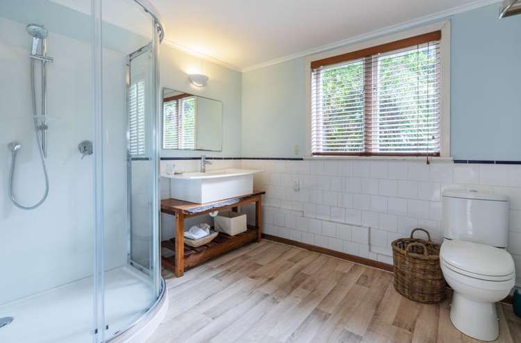 8 Tainui Road Titirangi_1