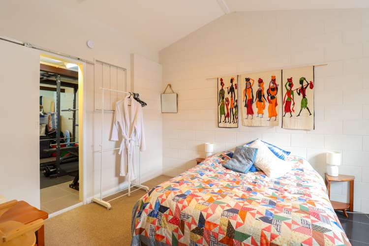 31 Somerset Crescent Highbury_17