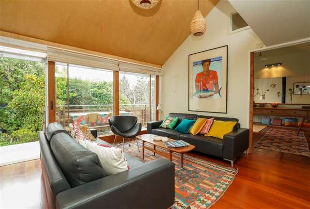 62 Selbourne Street (inc Power, Water - Furnished) 10031_1