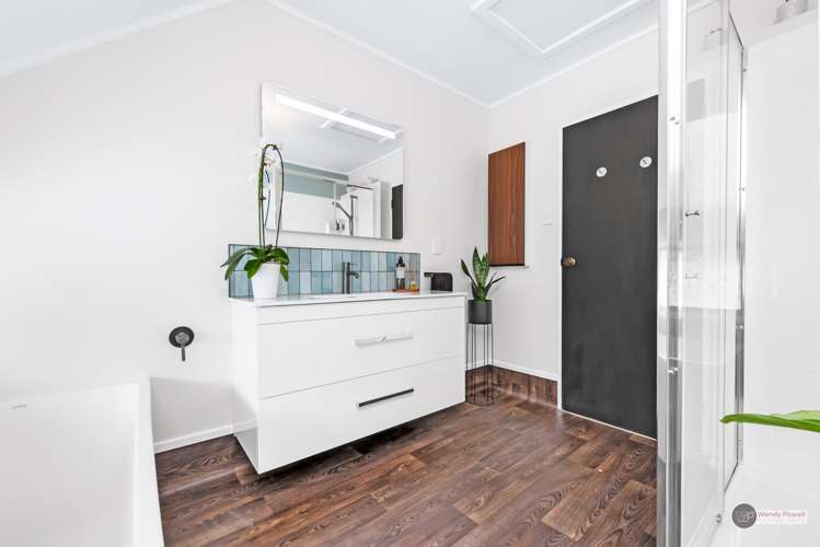 9 Colin Grove Lower Hutt_11