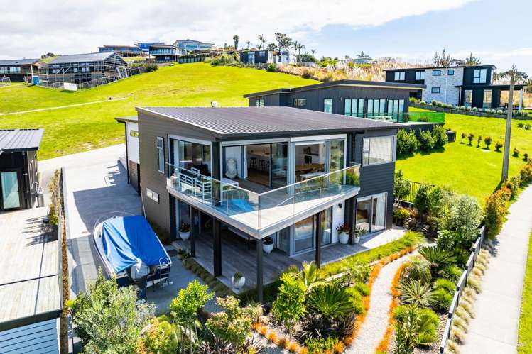 4 Solar Way Langs Beach_23
