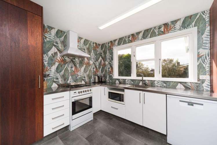 5 Woburn Place Takaro_8