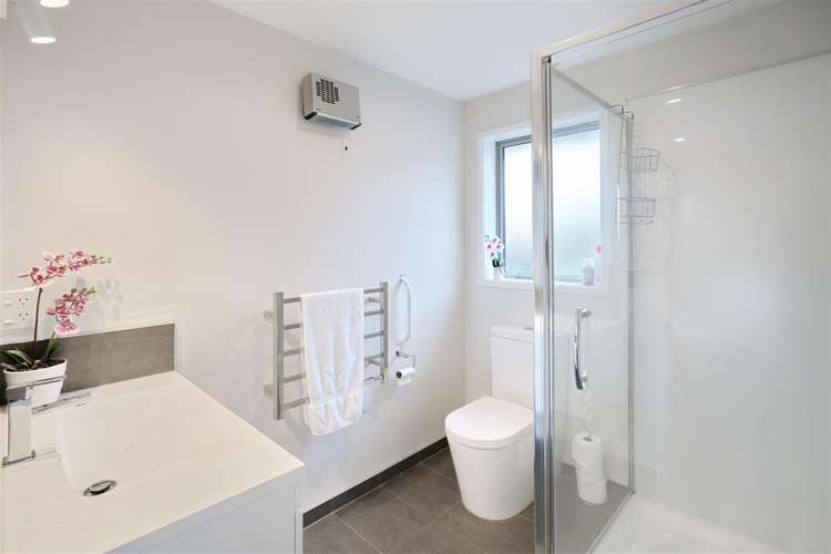 20 Robert Duncan Road Belfast_12