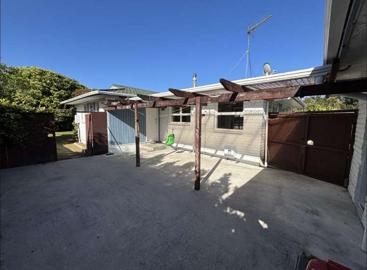 54A Houchens Road Glenview_5