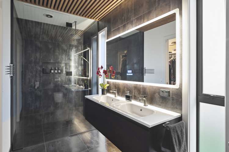 5 Maunganamu Drive Wharewaka_12