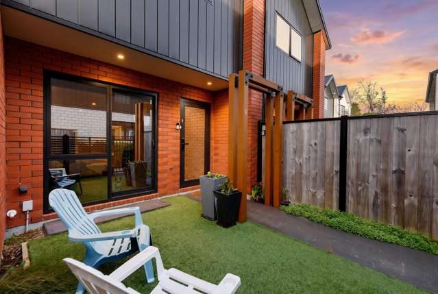 A Townhouse - A Must to See!