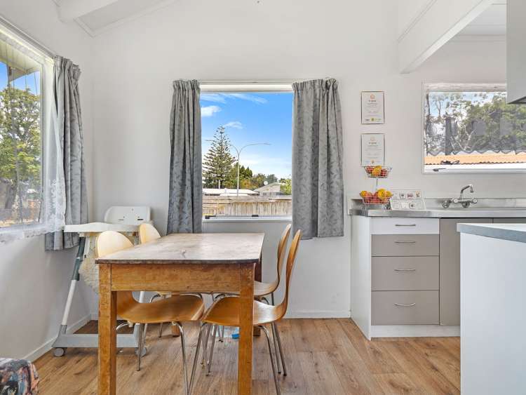 47 Farnworth Crescent_5