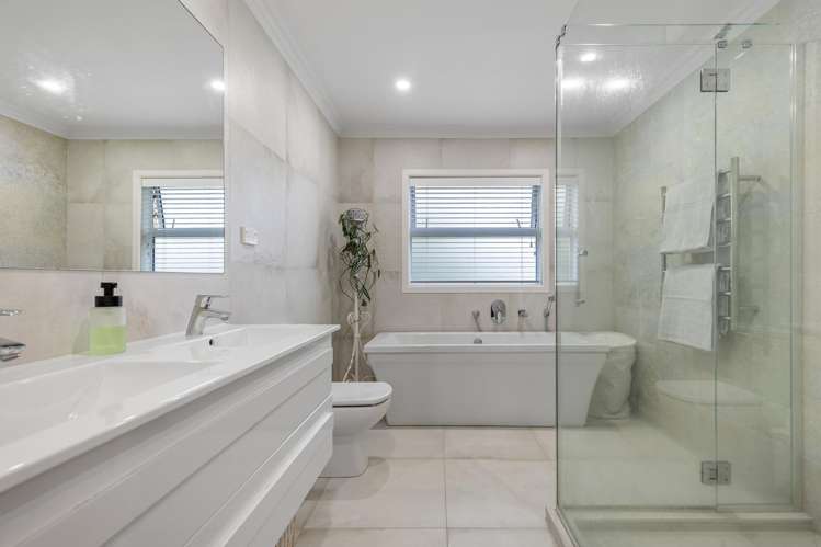 2/3 Sharon Road Waiake_13