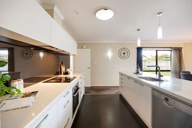 33 Aquila Crescent Rototuna North_8