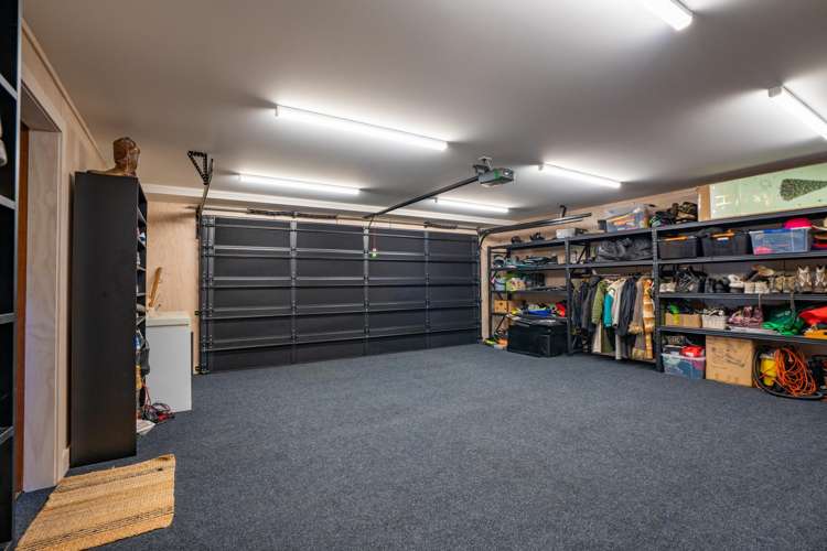 336 Lake Terrace Two Mile Bay_31