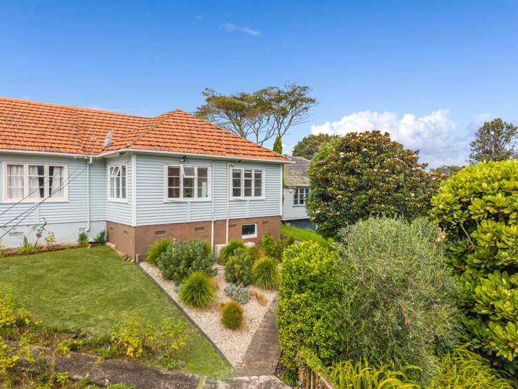 37 McCullough Avenue Three Kings_11