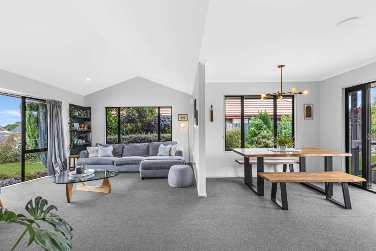 9 Ashdonleigh Grove Stoke_5