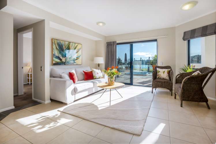 15a Seaview Road Paremata_23