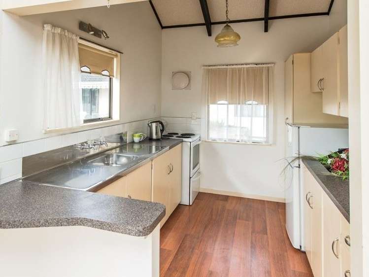 8a Church Place Wanganui Central_17