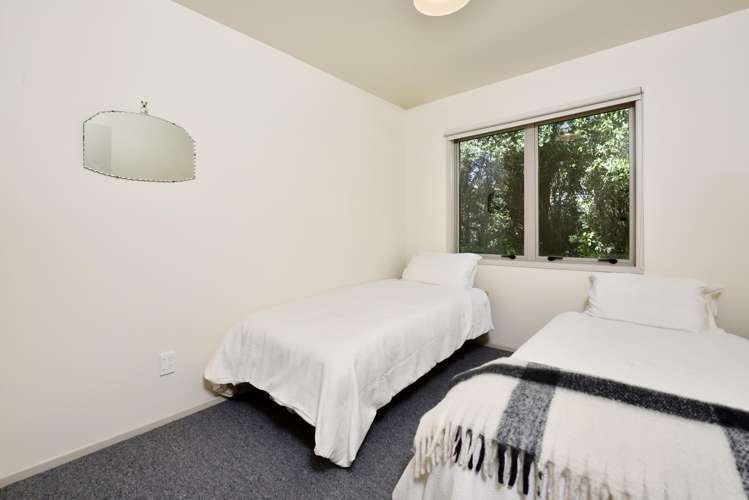 3215 Archers Road Tennyson Inlet_16