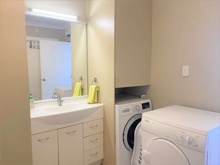 1d/3 Shakespeare Road Napier South_8