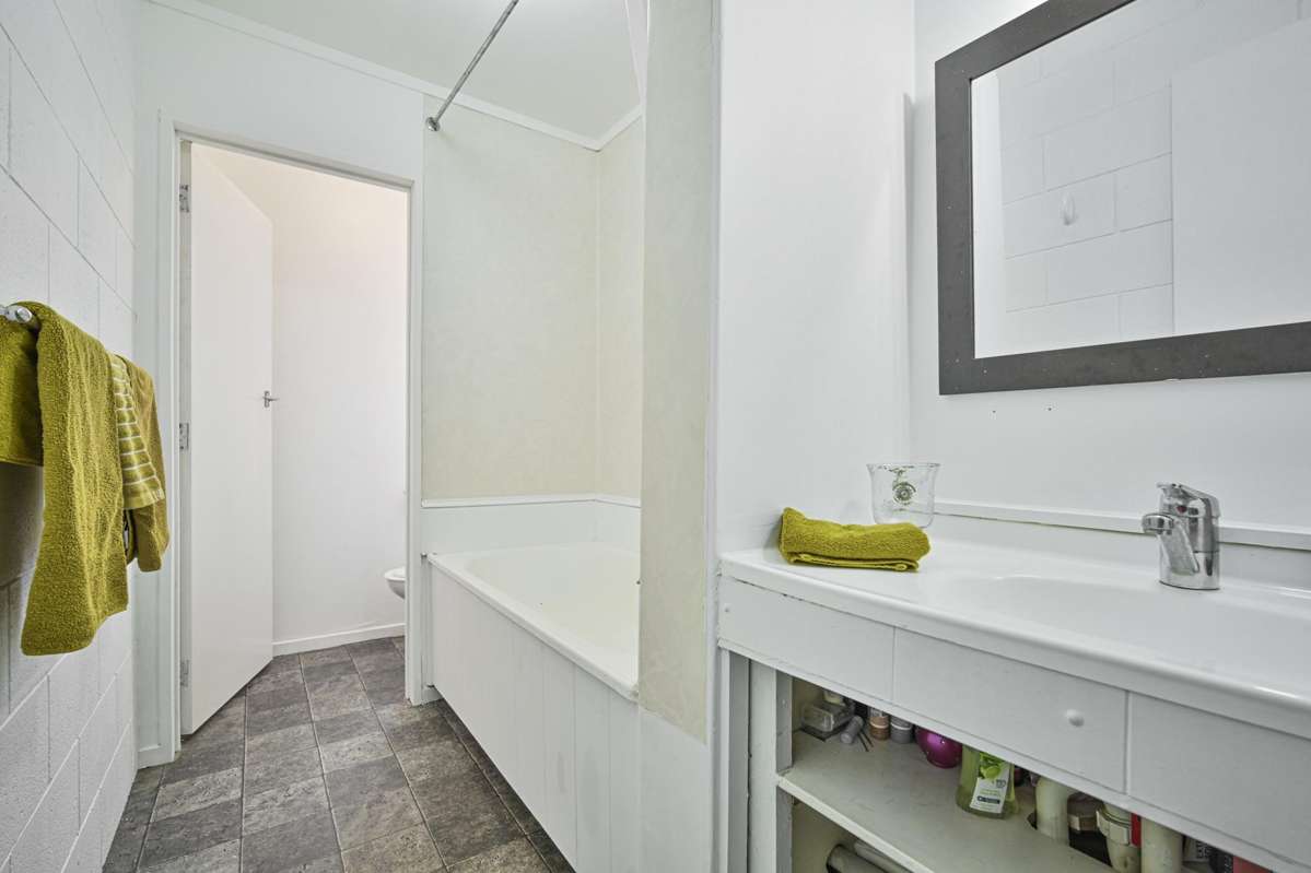 4/702 Grays Road_2