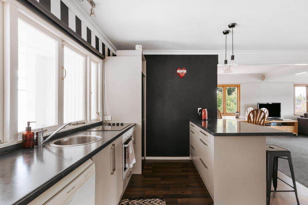 32 Courtney Road_3