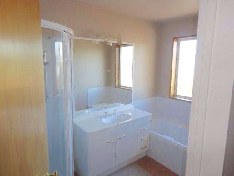 94 Memorial Avenue Ilam_10