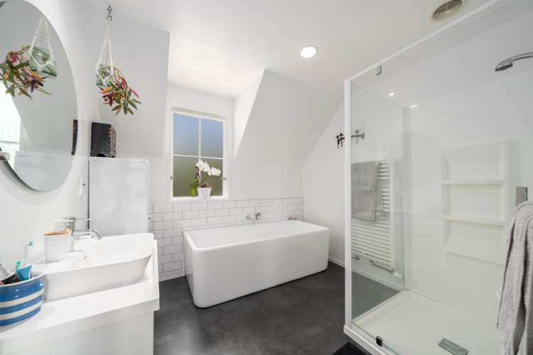 2 Newnham Court Tawa_12