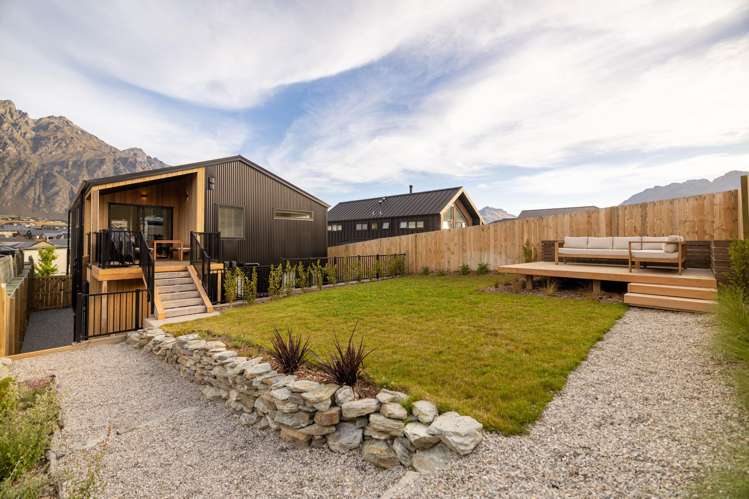 18 Grain Close Jacks Point_22