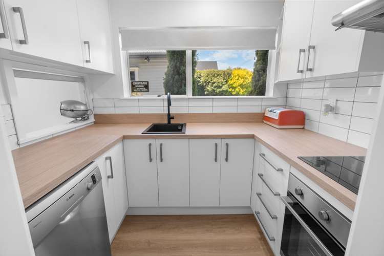 2/37 Avalon Street Richmond_2