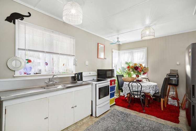 11 Wainuiomata Road Wainuiomata_6