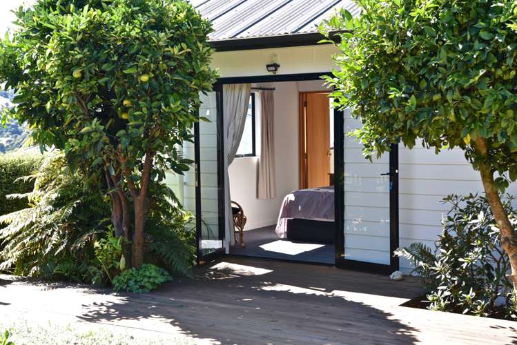 13 Penlington Place Akaroa_5