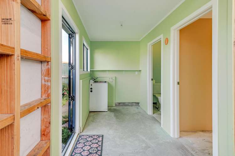 4 Howard Road Taradale_16