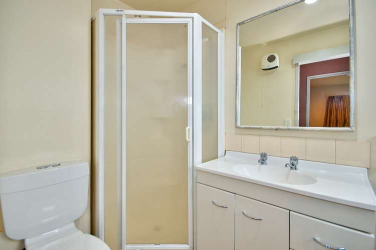 16b Watts Road Fernhill/Sunshine Bay_8