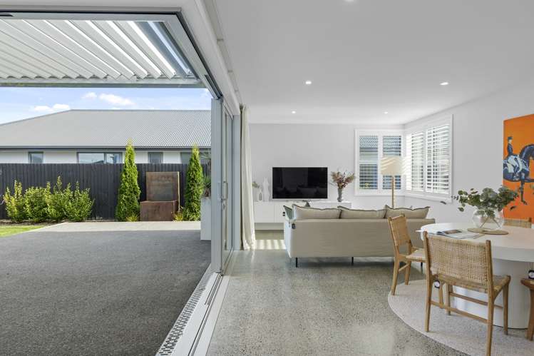 90 Southfield Drive Lincoln_8