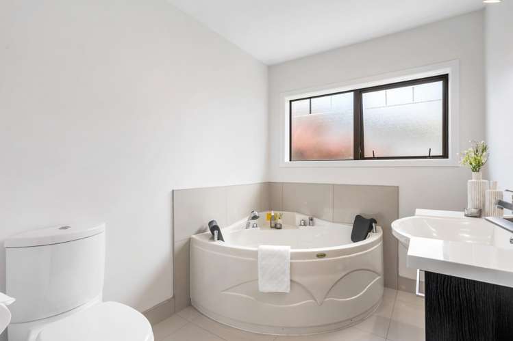 81 Owairaka Avenue Mount Albert_15