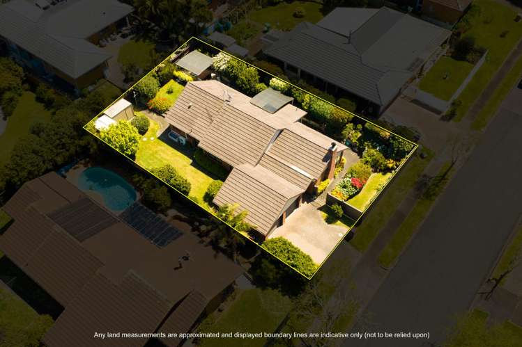 12 St Simon Place Botany Downs_35