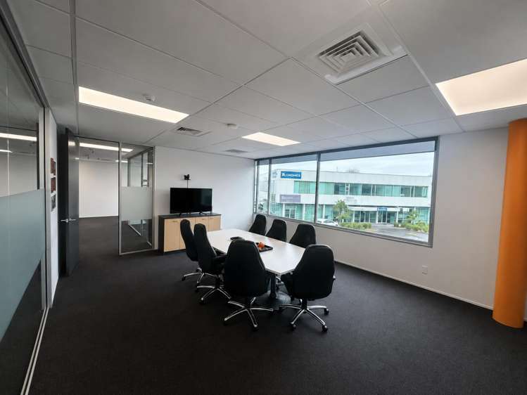 F3/27-29 William Pickering Drive Rosedale_2