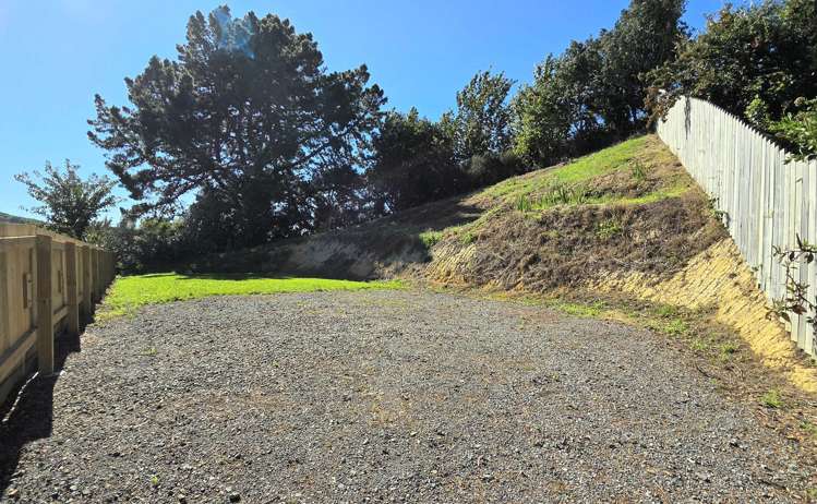 8A - 8B Devon Place Cannons Creek_24