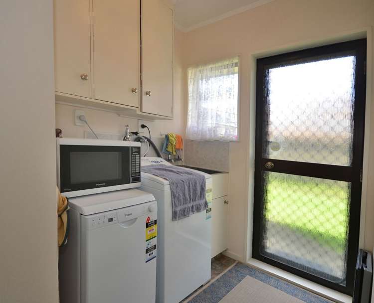 17b Pemberton Crescent Greerton_15