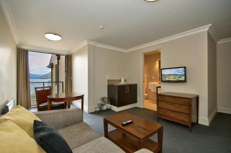 905/34 Lake Esplanade Queenstown_17