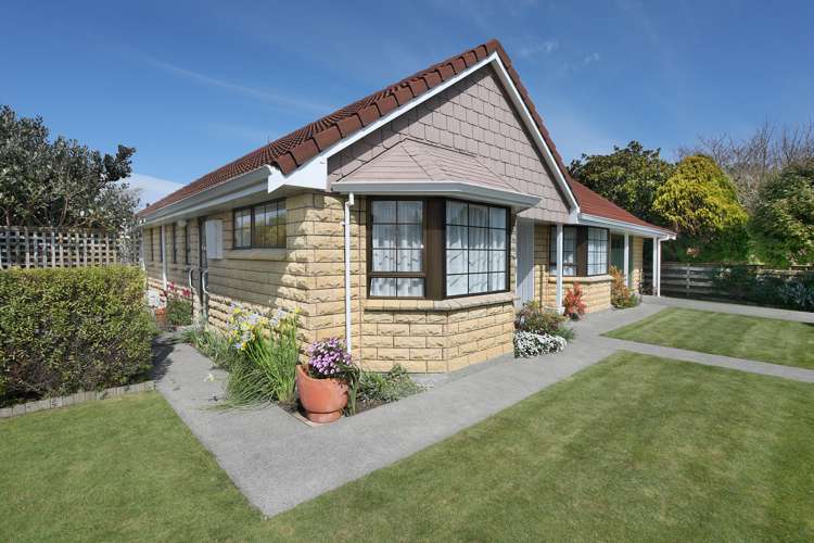 153a High Street Bulls_21