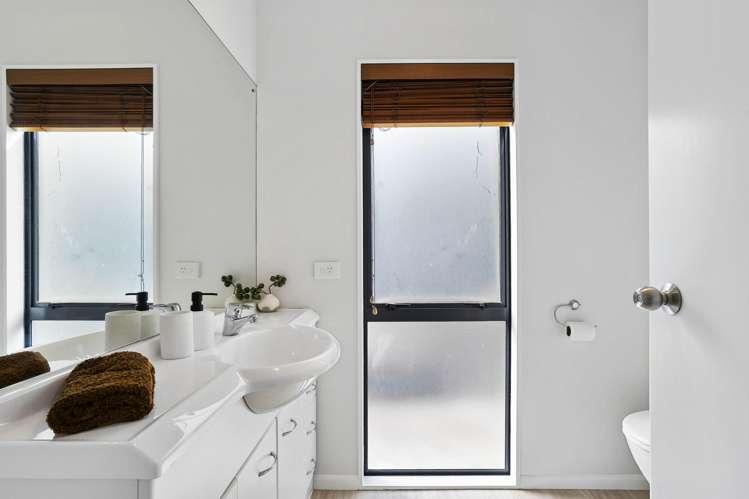 33a Apirana Avenue, Glen Innes_12