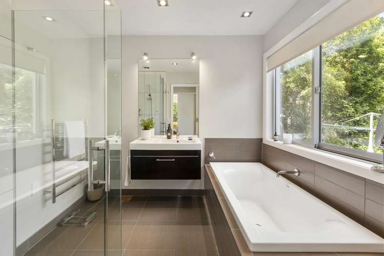 15 Pelorous Street Paparangi_16