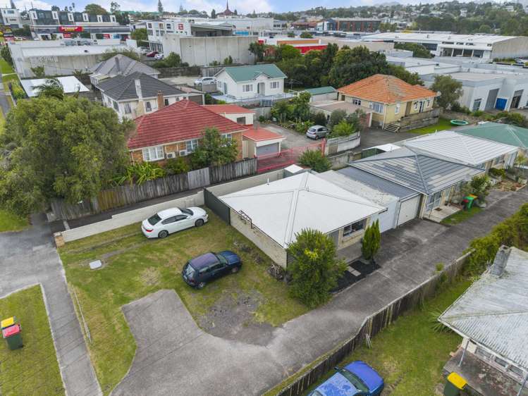 1/4046 Great North Road Glen Eden_14