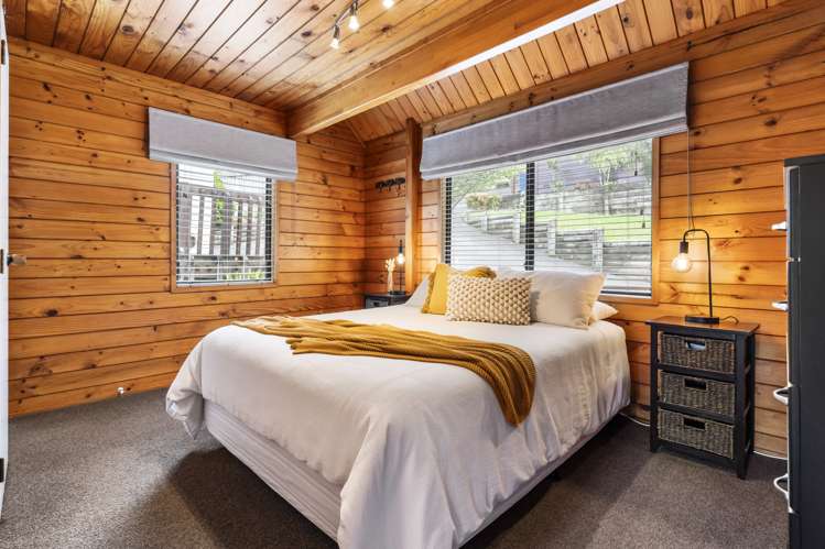 2/597 East Coast Road Browns Bay_6