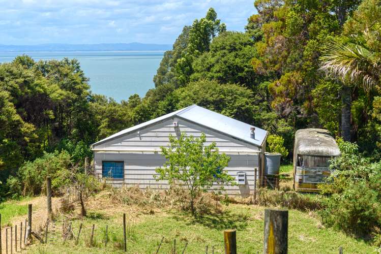 6 Shirley Road Parau_5