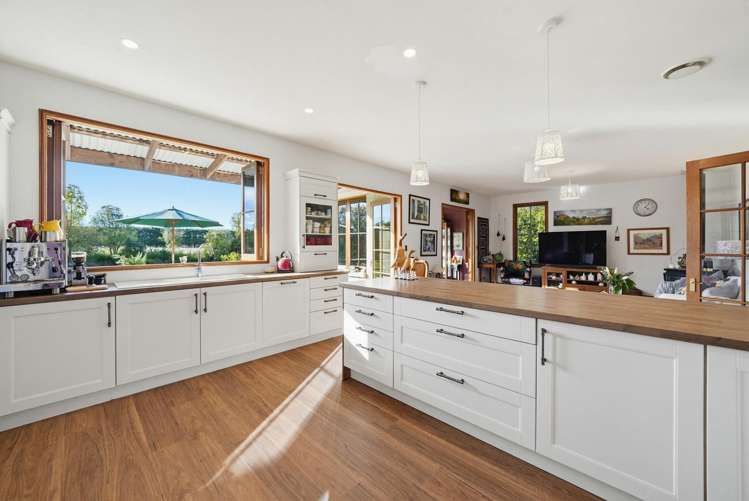 1402 North Eyre Road West Eyreton_5