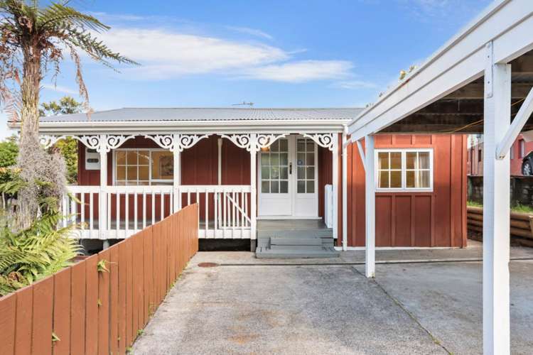 1/70 Mcleod Road Te Atatu South_1