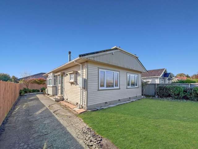 SPREYDON - 3 BEDROOMS, 1.5 BATHROOMS, HEATPUMP & LOGBURNER, 2 OSP