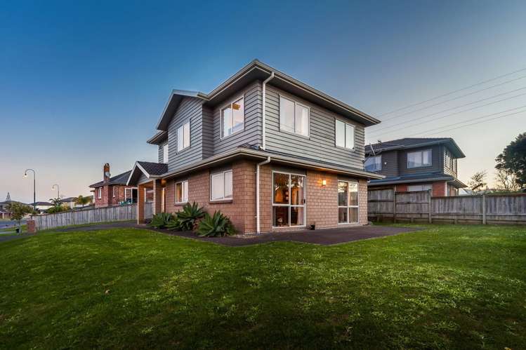1 Riverglade Parkway Te Atatu South_10